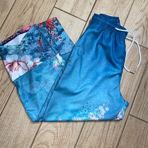 Women’s Multi Floral Colors in Blues Pinks White Wide Leg Cotton Pant SIze M